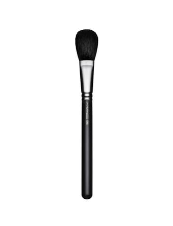 MAC 129S Powder/Blush Brush product photo