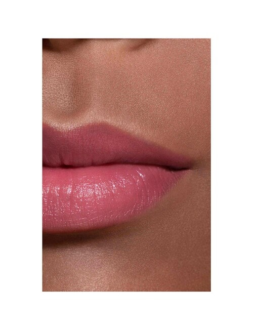 CHANEL LES BEIGES LIP BALM Hydrating Lip Care With A Subtle Healthy Glow Tint. product photo View 07 L