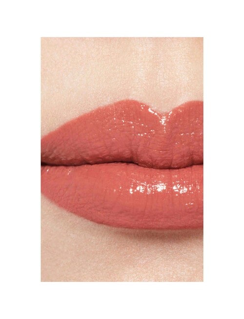 CHANEL ROUGE COCO BLOOM Hydrating and Plumping Lipstick. Intense, Long-Lasting Colour and Shine product photo View 06 L