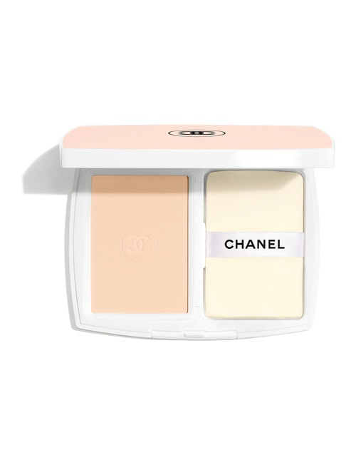 CHANEL LE BLANC Brightening Compact Foundation Long-Lasting Radiance - Protection - Thermal Comfort product photo