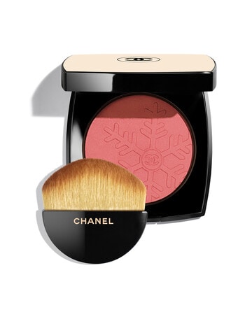 CHANEL LES BEIGES Healthy Winter Glow Blush. Exclusive Creation. product photo