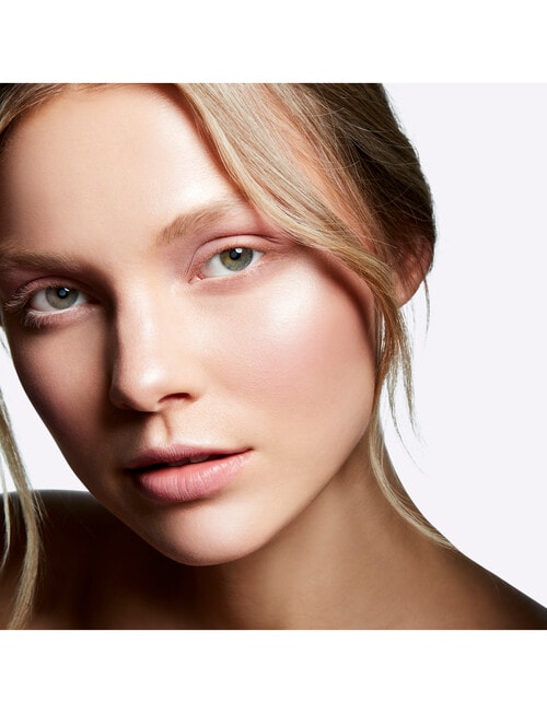 MAC Mineralize Skinfinish product photo View 06 L