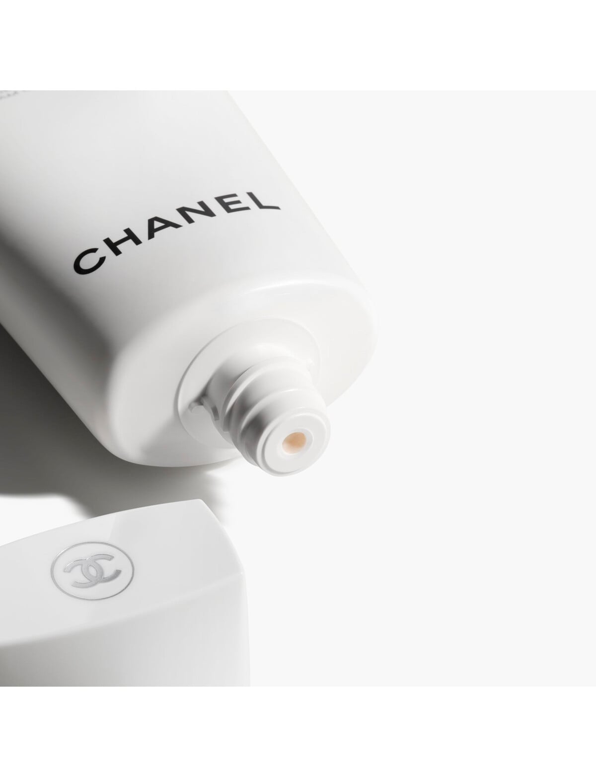 CHANEL LE BLANC FOAM CLEANSER Intense Brightening Foam Cleanser 150ml -  CLEANSERS & MAKEUP REMOVERS