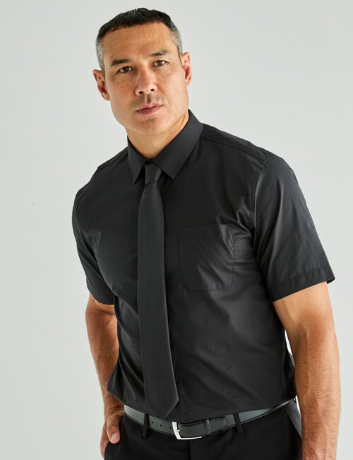 Chisel Essential Short Sleeve Shirt, Black product photo
