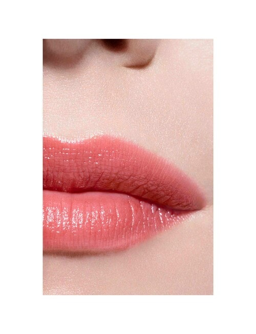 CHANEL LES BEIGES LIP BALM Hydrating Lip Care With A Subtle Healthy Glow Tint. product photo View 05 L