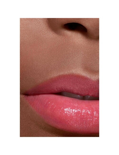 CHANEL LES BEIGES LIP BALM Hydrating Lip Care With A Subtle Healthy Glow Tint. product photo View 07 L