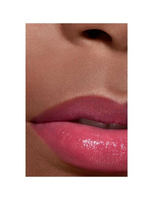 CHANEL LES BEIGES LIP BALM Hydrating Lip Care With A Subtle Healthy Glow Tint. product photo View 07 L