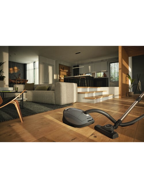 Miele Complete C3 Family All-Rounder Vacuum Cleaner product photo View 04 L
