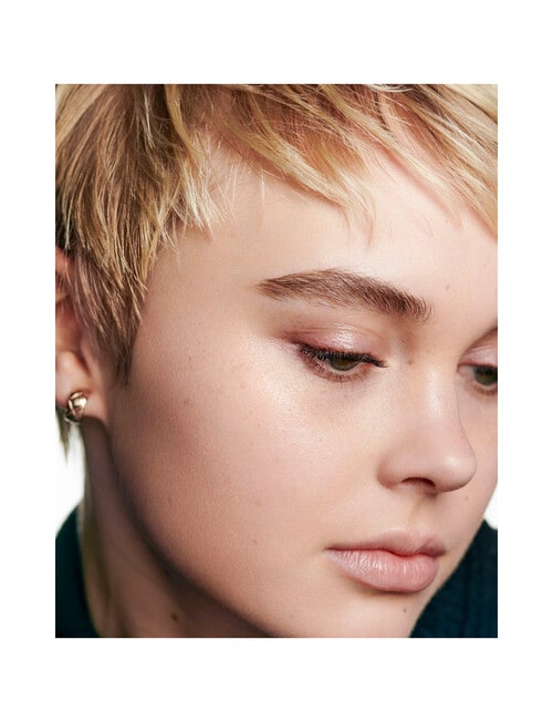 CHANEL BAUME ESSENTIEL Multi-Use Glow Stick product photo View 06 L