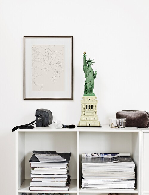 LEGO Architecture Statue Of Liberty, 21042 product photo View 04 L