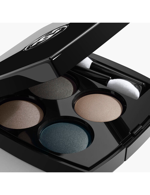 CHANEL LES 4 OMBRES Multi-Effect Quadra Eyeshadow product photo View 02 L