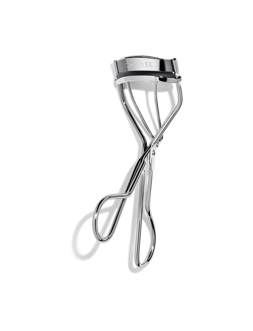 CHANEL LE RECOURBE CILS DE CHANEL Eyelash Curler product photo
