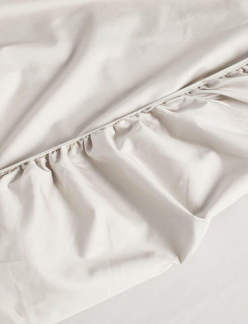 Mondo Cambridge 600 Thread Count Fitted Sheet, Sand product photo View 02 L