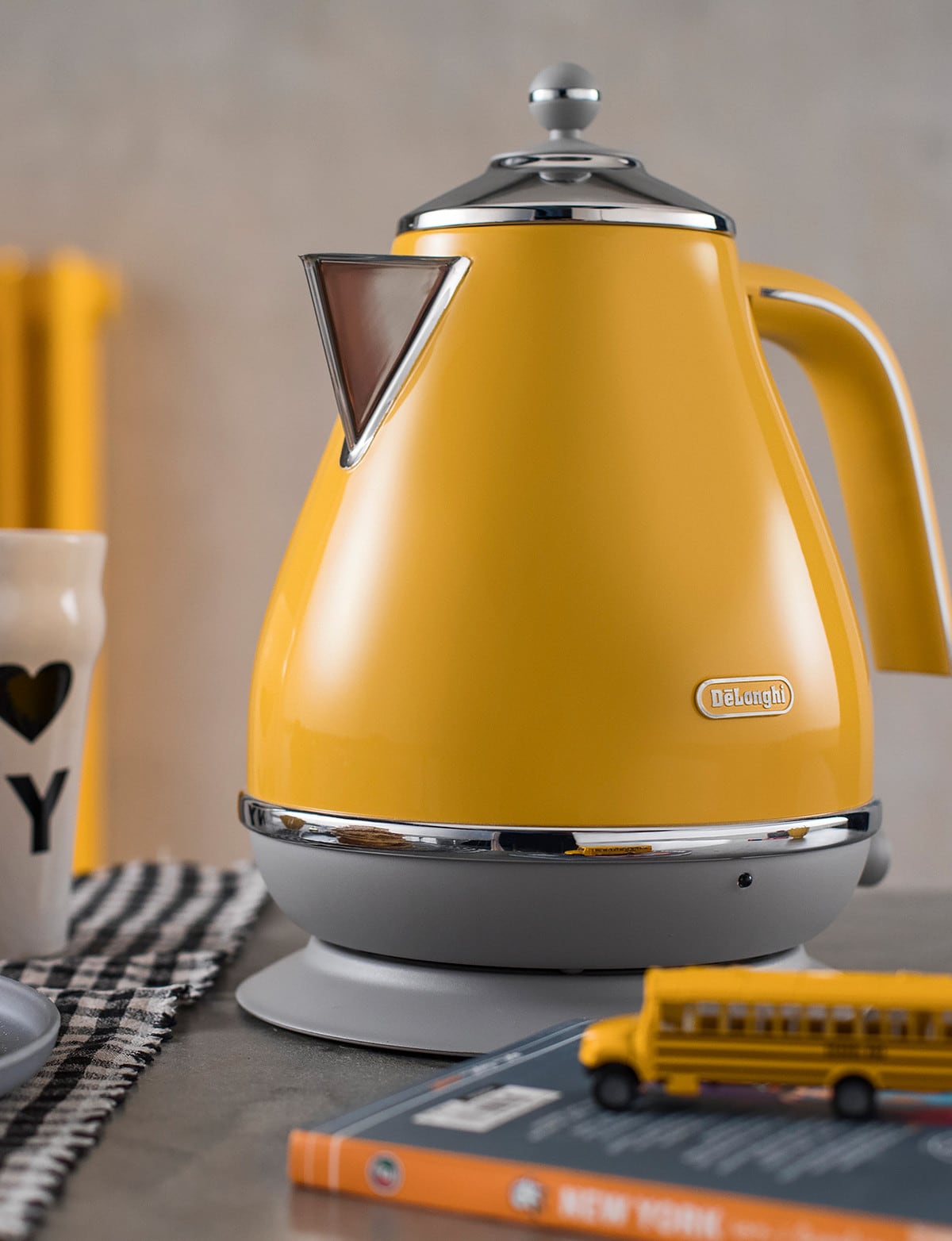DeLonghi Icona Kettle , Yellow, KBOC2001Y Kettles & Jugs