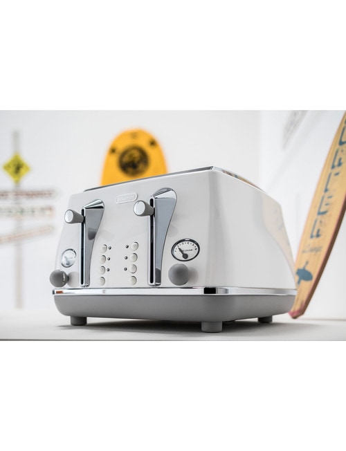 DeLonghi Icona Capitals 4 Slice Toaster, White, CTOC4003W product photo View 03 L