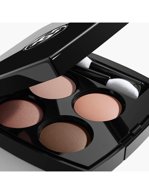 CHANEL LES 4 OMBRES Multi-Effect Quadra Eyeshadow product photo View 02 L