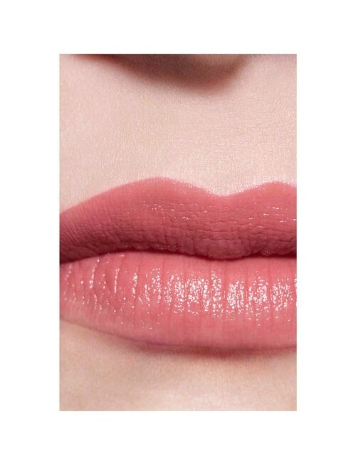 CHANEL LES BEIGES LIP BALM Hydrating Lip Care With A Subtle Healthy Glow Tint. product photo View 05 L