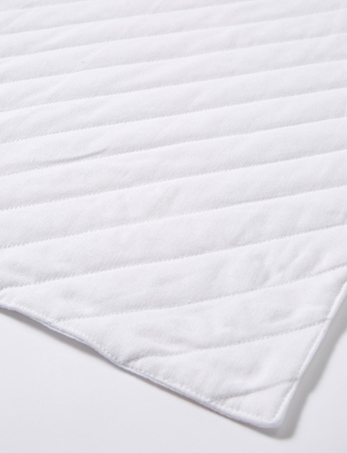 Kate Reed Oxford Linen Quilted Placemat, White product photo View 02 L