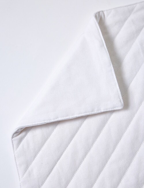 Kate Reed Oxford Linen Quilted Placemat, White product photo View 03 L