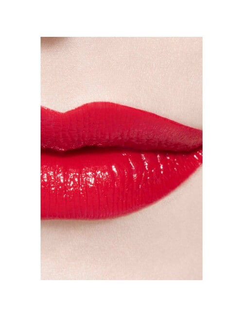 CHANEL ROUGE COCO BLOOM Hydrating and Plumping Lipstick. Intense, Long-Lasting Colour and Shine product photo View 05 L