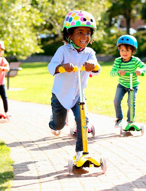 Micro Mini Micro Deluxe Scooter - Yellow product photo View 05 L