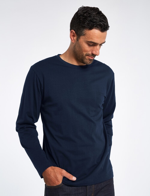 Chisel Long-Sleeve Crew-Neck Tee, Navy product photo