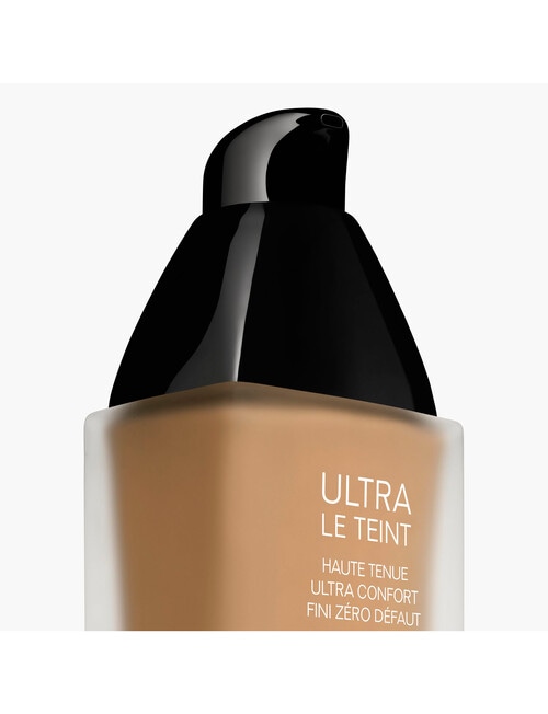CHANEL ULTRA LE TEINT FLUIDE Ultrawear - All-Day Comfort - Flawless Finish Foundation product photo View 02 L