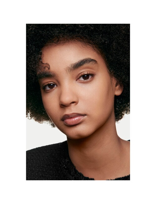 CHANEL ULTRA LE TEINT FLUIDE Ultrawear - All-Day Comfort - Flawless Finish Foundation product photo View 04 L