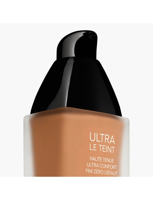 CHANEL ULTRA LE TEINT FLUIDE Ultrawear - All-Day Comfort - Flawless Finish Foundation product photo View 02 L
