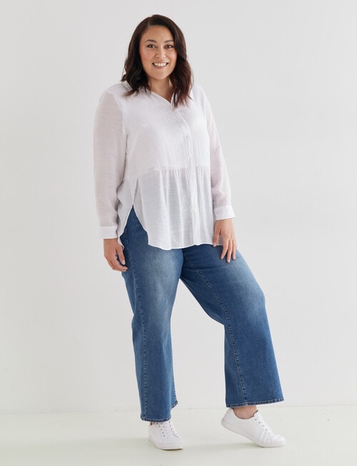 Studio Curve Collection Long Sleeve Magic Shirt, White product photo View 03 L