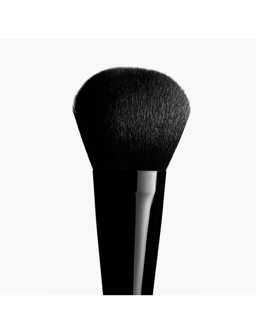 CHANEL PINCEAU BLUSH N°110 Blush Brush product photo View 02 L