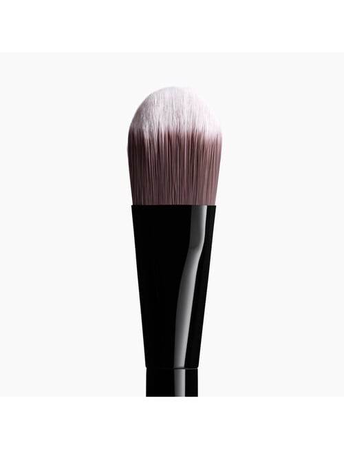CHANEL PINCEAU FOND DE TEINT N°100 Foundation Brush product photo View 02 L