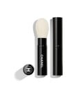 CHANEL RETRACTABLE HIGHLIGHTER BRUSH N°111 Highlighter Brush product photo
