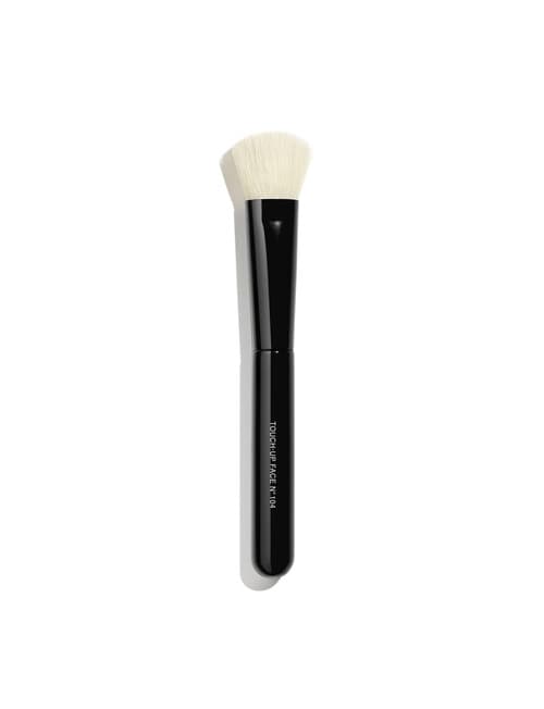 CHANEL TOUCH-UP FACE BRUSH N°104 Cream and Powder Foundation Brush product photo