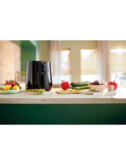 Philips Essential Compact Air Fryer, HD9200/91 product photo View 05 L