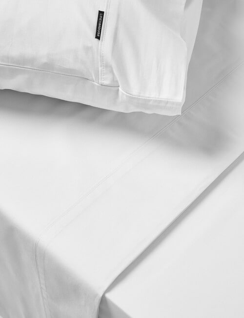 Linen House 250 Thread Count Cotton Fitted Sheet, White product photo View 02 L
