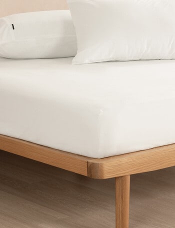 Linen House 250TC Cotton Fitted Sheet, White product photo