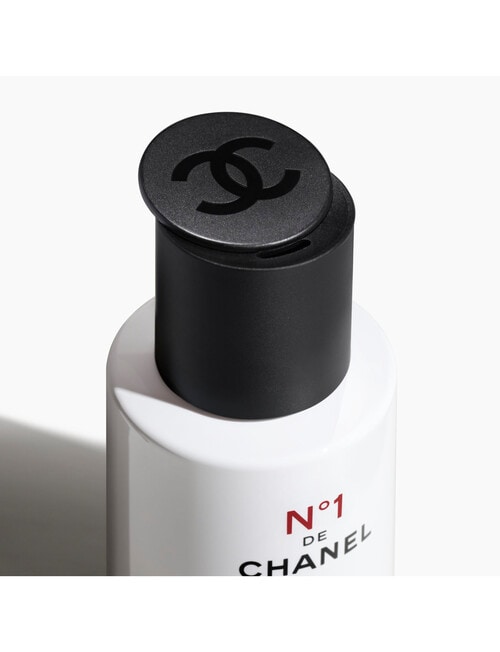 CHANEL N°1 DE CHANEL POWDER-TO-FOAM CLEANSER Cleanses - Purifies - Illuminates 25g product photo View 02 L