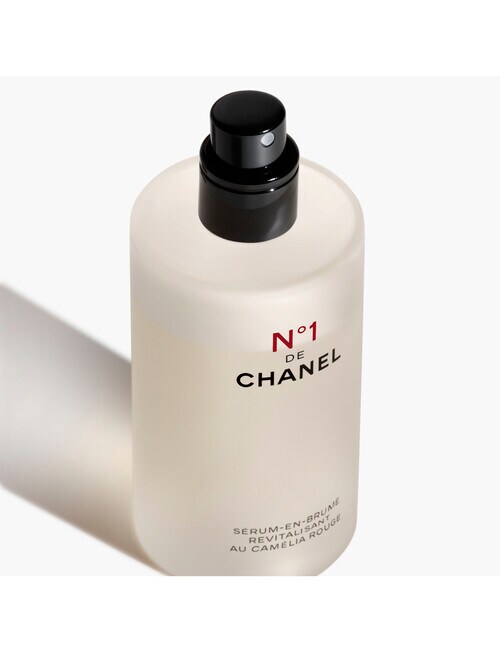 CHANEL N&deg;1 DE CHANEL REVITALIZING SERUM-IN-MIST Anti-Pollution - Refreshes - Boosts Radiance 50ml product photo View 02 L