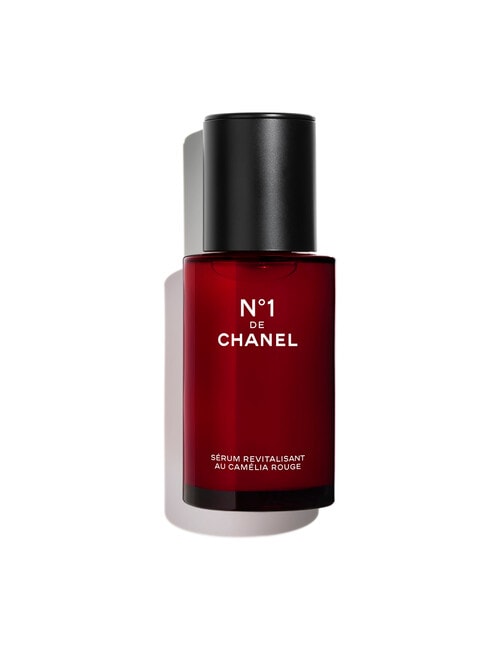 CHANEL N&deg;1 DE CHANEL SMOOTHING SERUM Smooths - Boosts Radiance - Refines Pores product photo