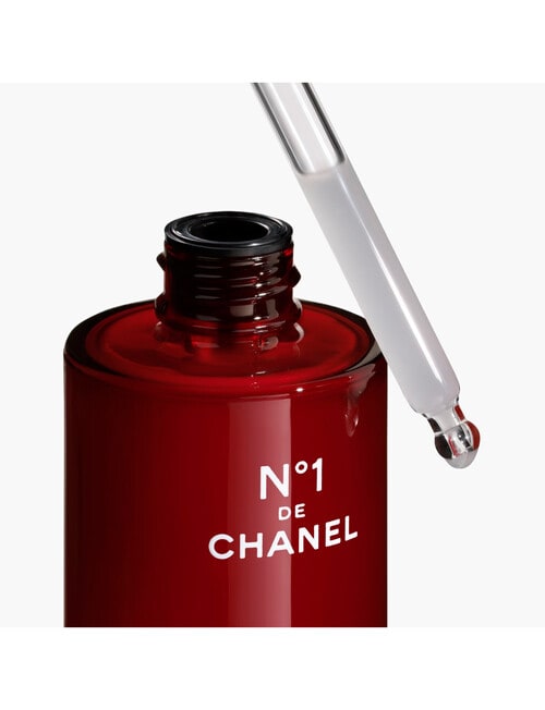 CHANEL N&deg;1 DE CHANEL REVITALIZING SERUM Prevents and Corrects The Appearance Of The 5 Signs Of Ageing product photo View 02 L