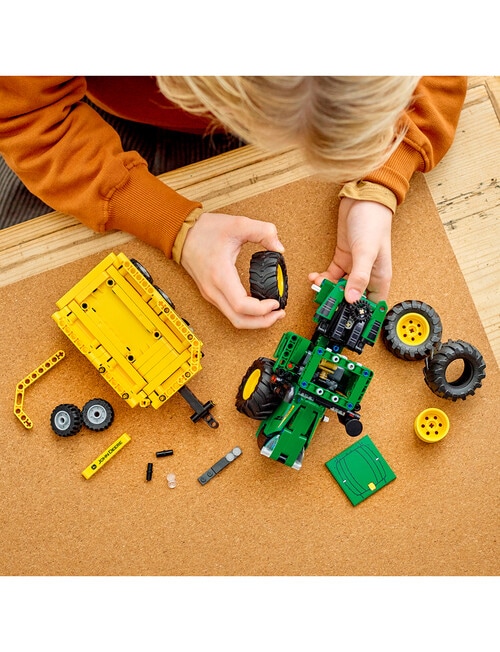 LEGO Technic John Deere 9620R 4WD Tractor, 42136 product photo View 08 L