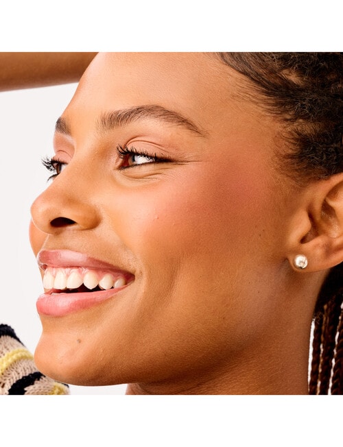 benefit Blush product photo View 03 L