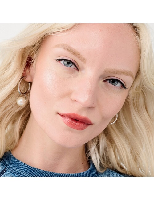 benefit Highlighter product photo View 05 L