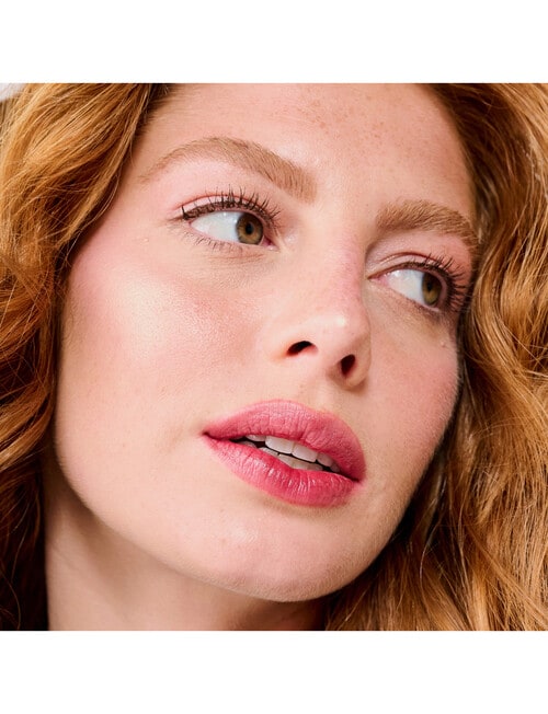 benefit Highlighter product photo View 03 L