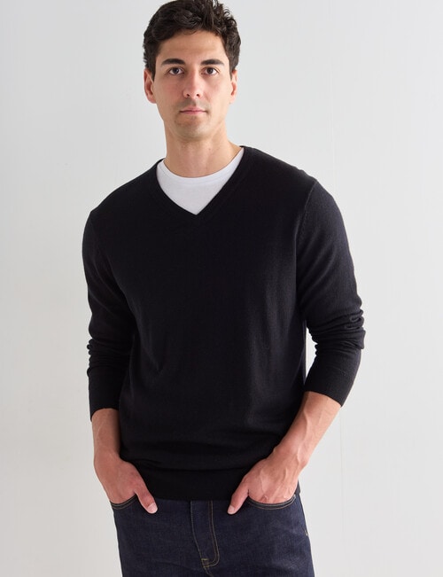 North South Merino V Neck Jumper, Black product photo