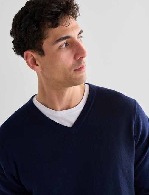 North South Merino V Neck Jumper, Navy product photo View 04 L