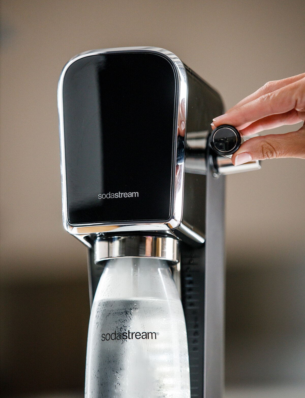 キッチン家電 soda stream Amazon | 地球に優しいSodaStreamペンギンガラスカラフェソーダ