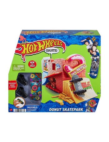 Hot Wheels Skate Drop In Skate Set, Assorted product photo
