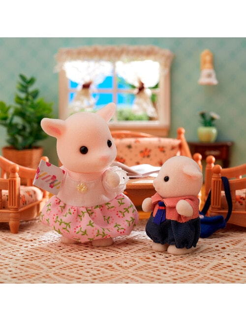 Sylvanian Families Goat Family, 4-Figures product photo View 03 L